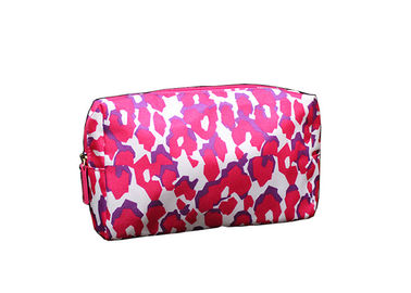 China Polyester Light Weight Promotional Toiletry Bag Leopard Printed For Lady supplier